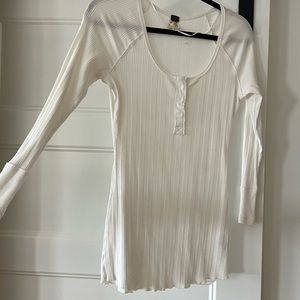 FREE PEOPLE white quarter length sleeve top with front buttons